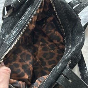 B Makowsky black shiny purse